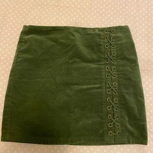 💓F21 OLIVE GREEN SKIRT